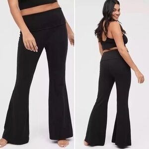 NWT aerie offline go SUPER FLARE black legging in small short